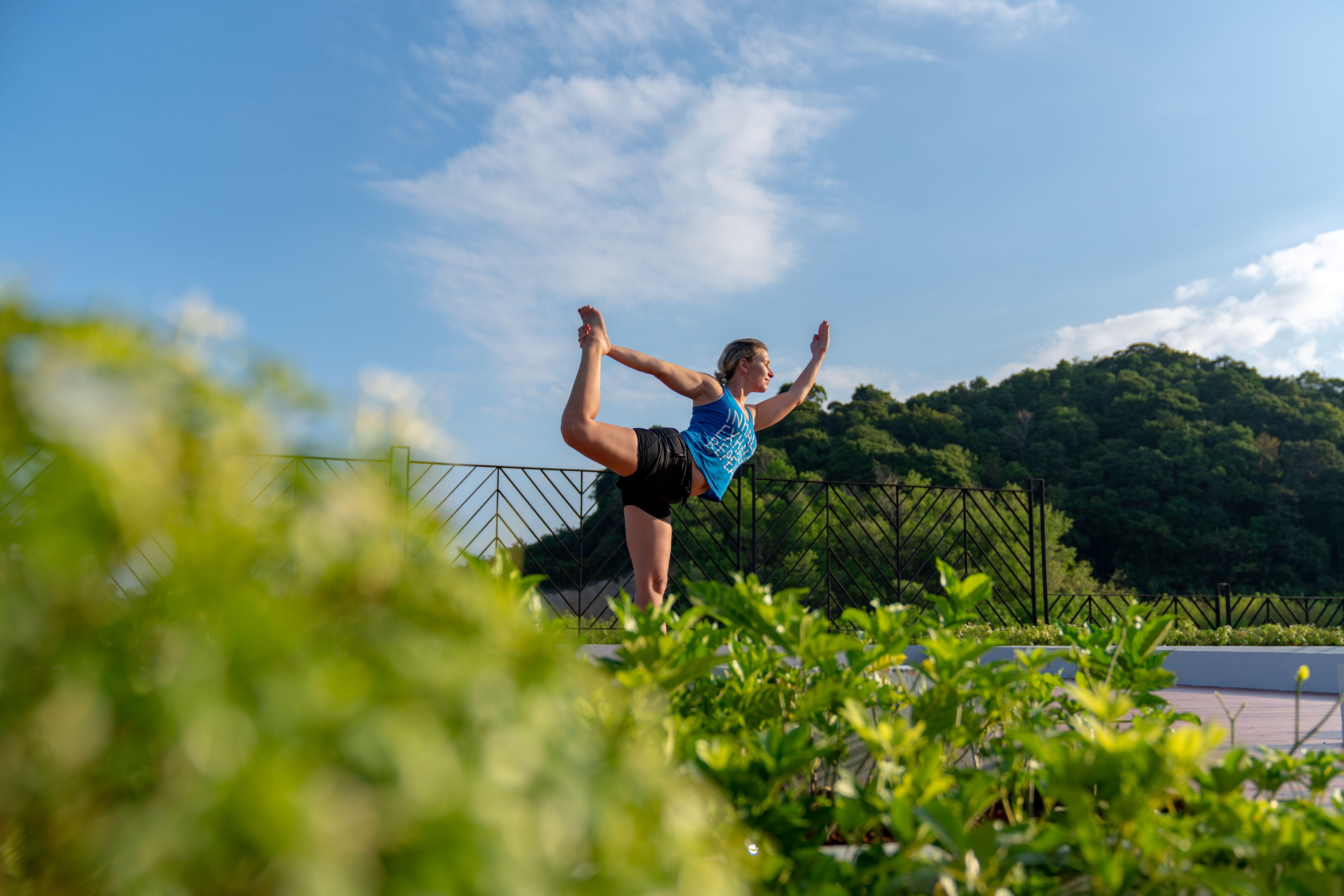 Anana Ecological Resort Krabi - Sha Extra Plus Ao Nang Exterior foto A woman practicing yoga