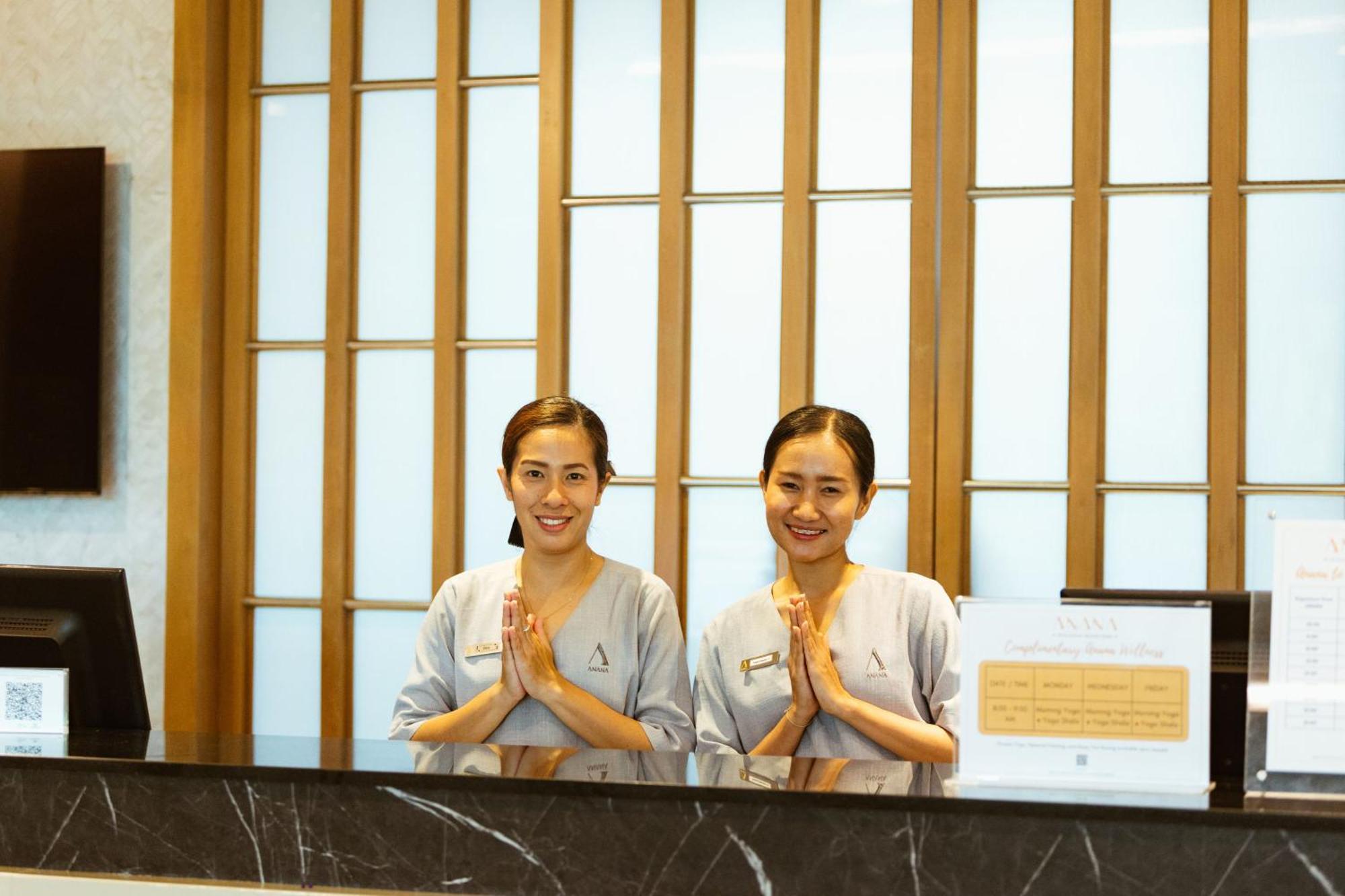 Anana Ecological Resort Krabi - Sha Extra Plus Ao Nang Exterior foto Thai women greeting with the wai
