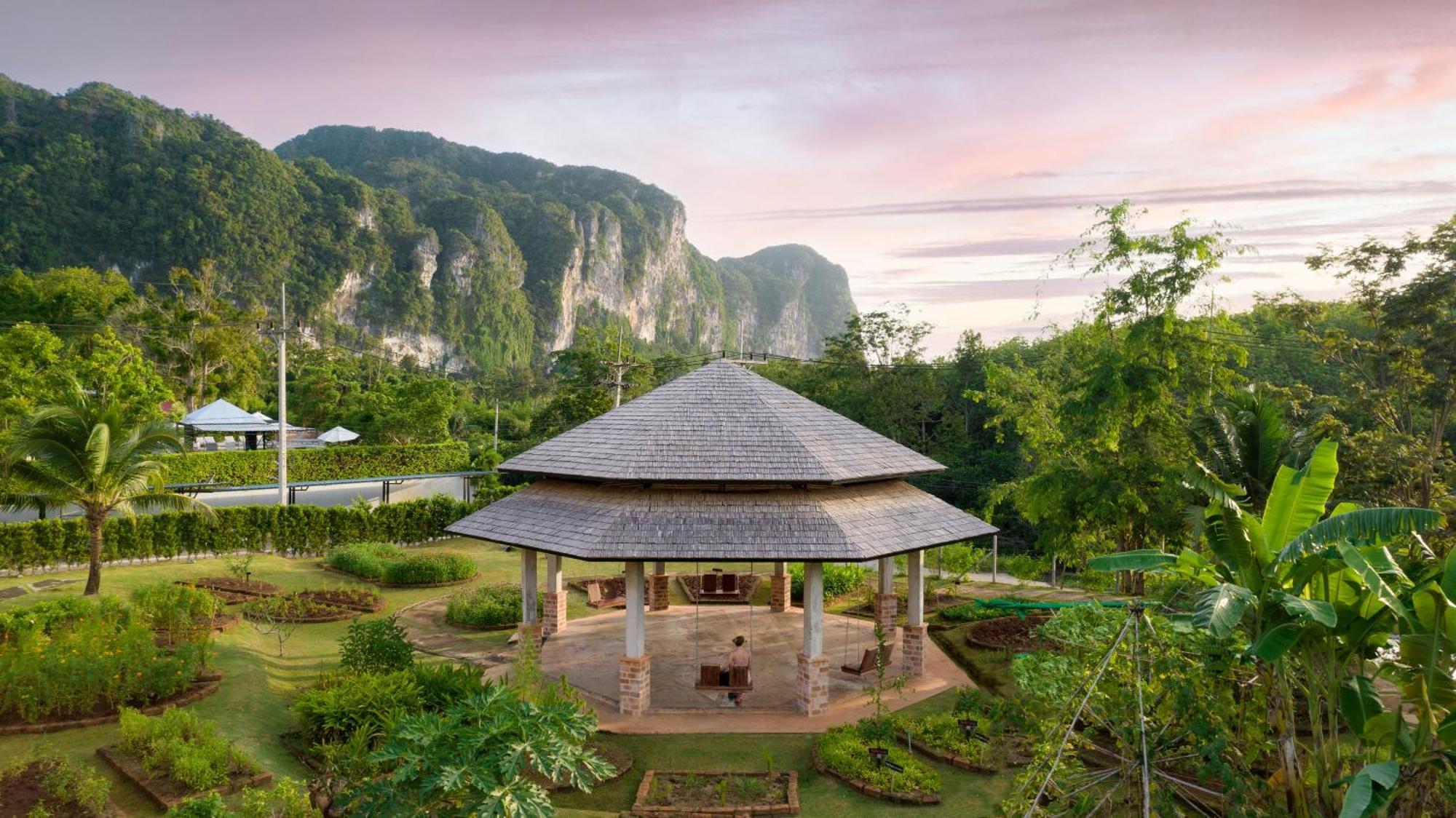 Anana Ecological Resort Krabi - Sha Extra Plus Ao Nang Exterior foto The pavilion at the park